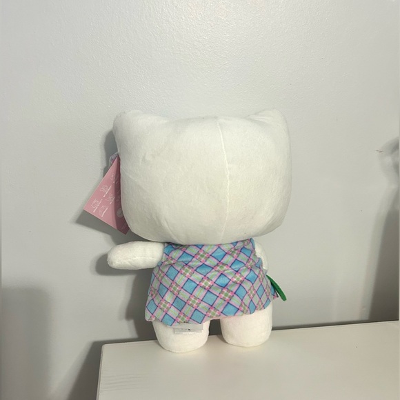 2024 Sanrio Hello Kitty plush & pins mini bundle - Picture 2 of 8